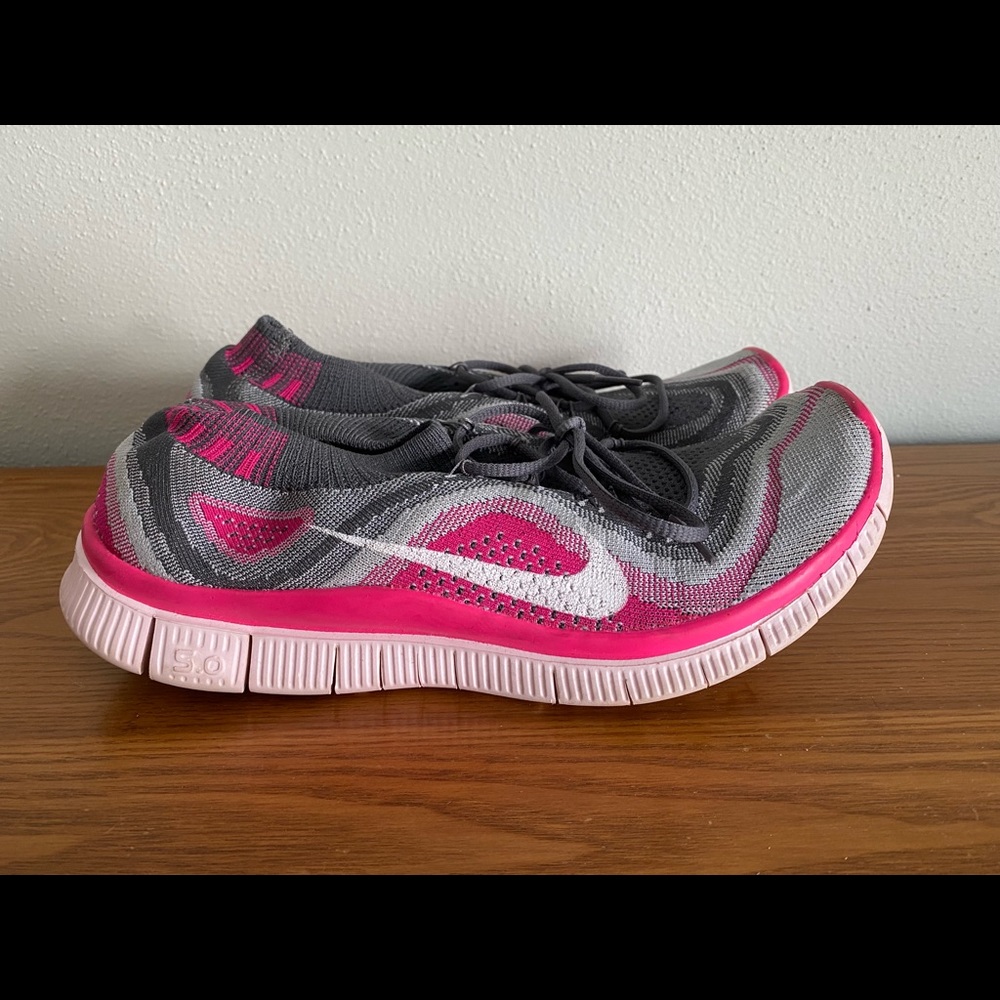 Nike Flyknit Free Run 5.0 | Grey & Pink | EUC | Womens 10